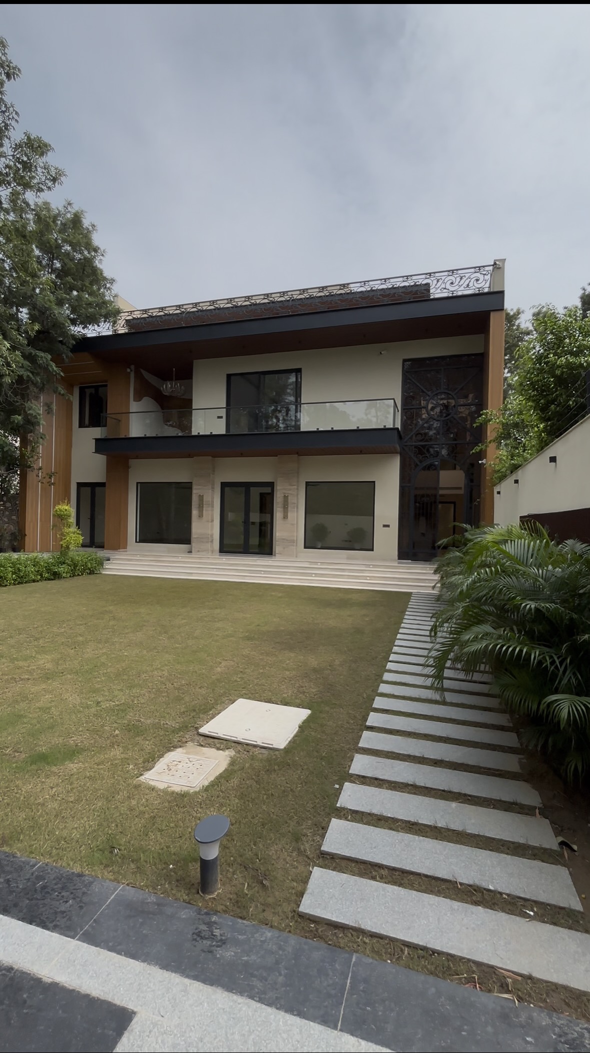 Farm house in Dera Mandi 1000 sq yards