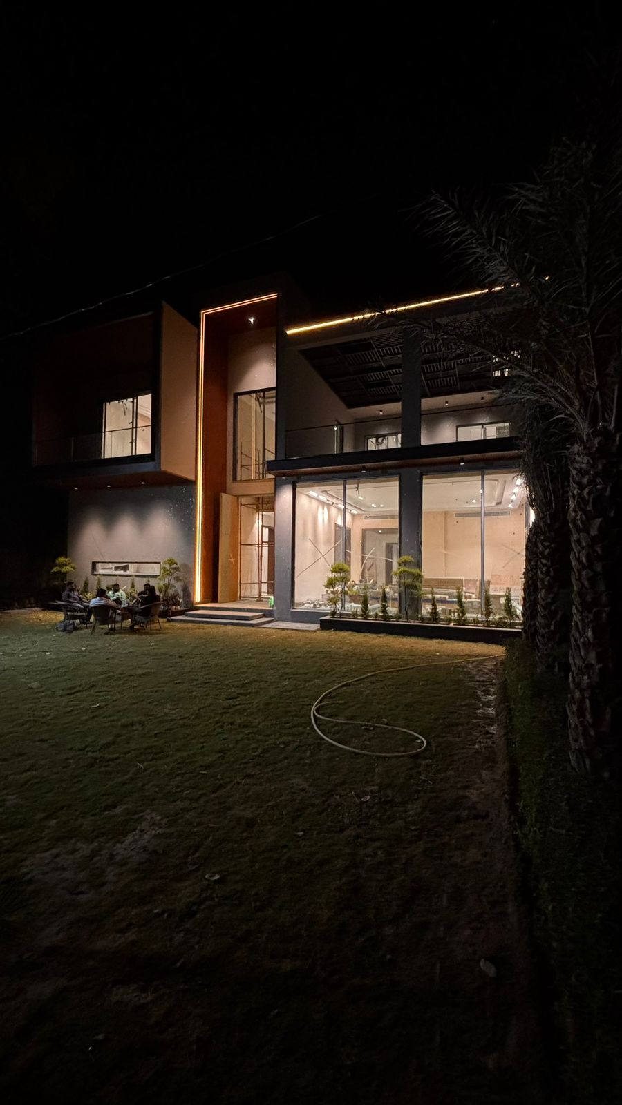 1600sq yards new ultra luxurious farm house in gadaipur chattarpur